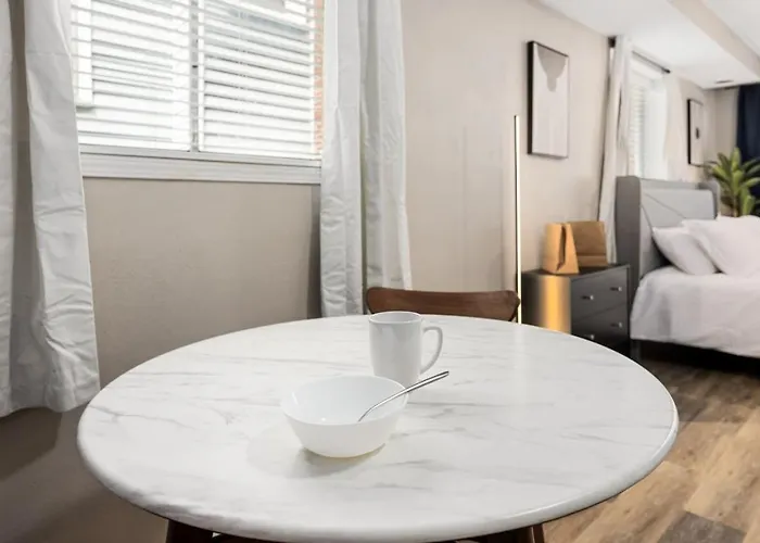 Stylish With Modern Touches Apartamento