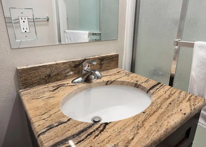 Stylish With Modern Touches Peoria